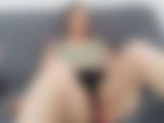 Live cam show with abbeyk11 - Smoking on CamwithHer