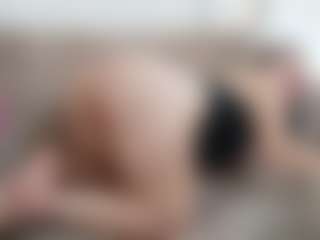 Live cam show with abbeyk11 - Squirt MILF on SmokeAndPoke