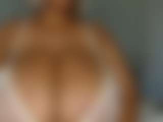 Live cam show with BustyAfribabe - Ebony MILF on TeamSkeetLive