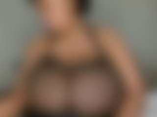 Live cam show with BustyAfribabe - Ass Bouncing on StripNow