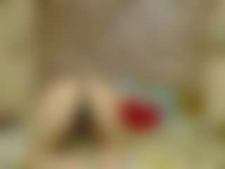 Live cam show with milfaolla - Petite on CamClone