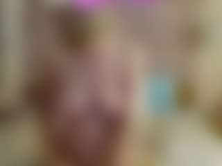 Live cam show with milfaolla - Blonde Hair on intimatelivegirls.com