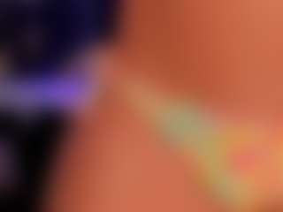 Valeria Roldan MILF webcam performer live streaming
