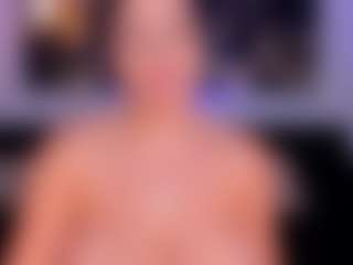 Live cam show with Valeria Roldan - Doggy Style on AdultVida.com