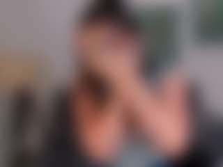 Valeria Roldan MILF webcam performer live streaming