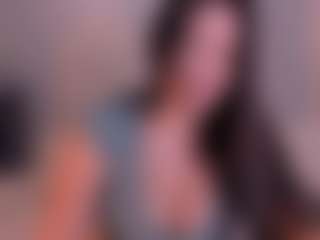 Live cam show with Valeria Roldan - MILF on Chatstar