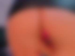 Valeria Roldan MILF webcam performer live streaming