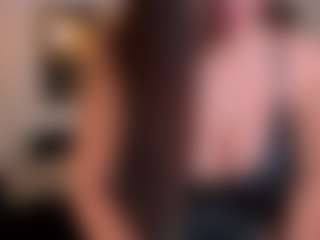 Valeria Roldan MILF webcam performer live streaming