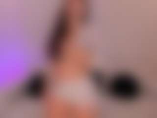 Live cam show with Valeria Roldan - Dirty on Milfs Live