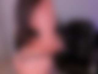 Live cam show with Valeria Roldan - Amateur MILF on Milfs Live