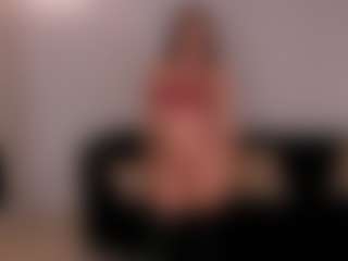 Valeria Roldan MILF webcam performer live streaming