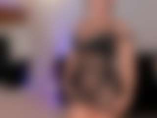 Live cam show with Valeria Roldan - Fingering MILF on boobsie.com