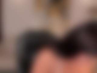 Live cam show with Valeria Roldan - Fingering on madthumbs