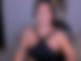 Valeria Roldan MILF webcam performer live streaming