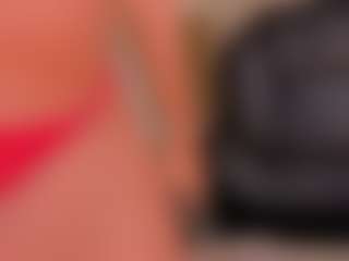 Valeria Roldan MILF webcam performer live streaming