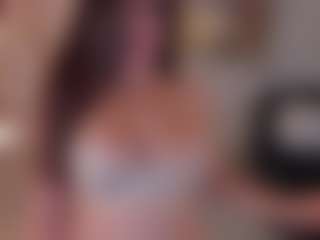 Valeria Roldan MILF webcam performer live streaming