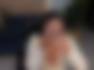 Live cam show with Valeria Roldan - Fingering MILF on sexylive.show