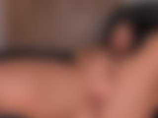 Valeria Roldan MILF webcam performer live streaming