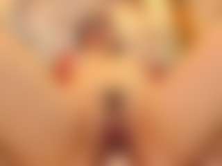 Live cam show with VictoriaConnor - Bikini on crypto-cams