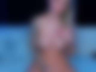 Live cam show with BlondeRiderxx - MILF Teen (18+) on AdultVida.com