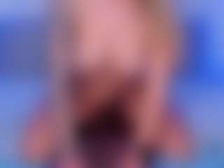 Live cam show with BlondeRiderxx - Gagging on Hubzter Live