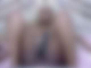 Live cam show with Kendrafosteer - Ebony MILF on liverealitysex.com