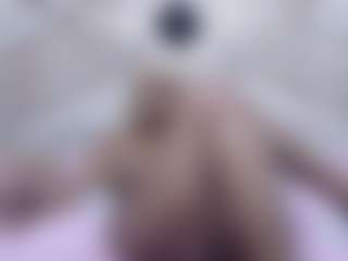 Live cam show with Kendrafosteer - Black MILF on MyBangCams