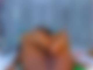 Live cam show with Kendrafosteer - Black Middle Aged on xDating