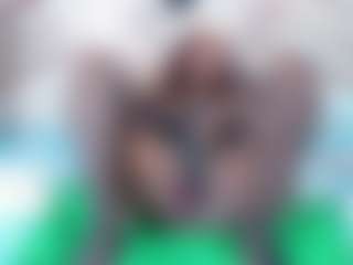 Live cam show with Kendrafosteer - Middle Aged on https://playwithruby.com