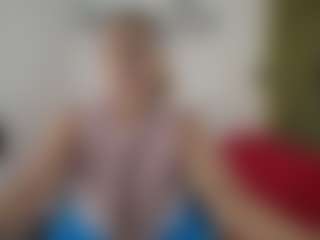 Live cam show with Renata salinas - Granny on chickslive.net