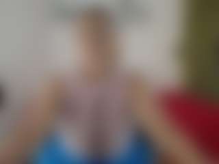 Live cam show with Renata salinas - Bedroom on chickslive.net