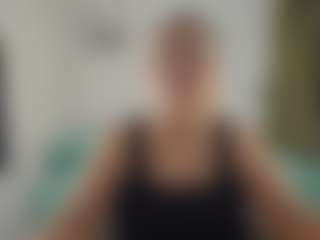 Live cam show with Renata salinas - Granny on TastyBlacksLive