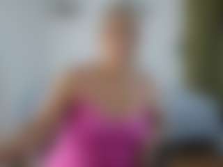 Live cam show with Renata salinas - Granny MILF on justonemore.cc