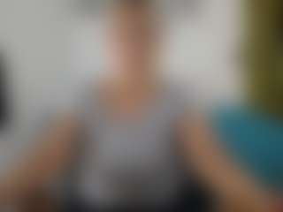 Live cam show with Renata salinas - Blonde Hair MILF on Sex Cam Show