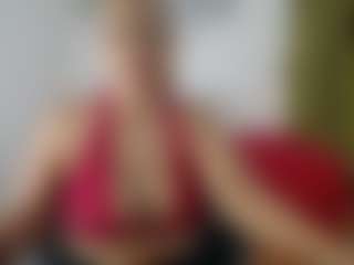 Live cam show with Renata salinas - Blonde Hair MILF on Latina Girls