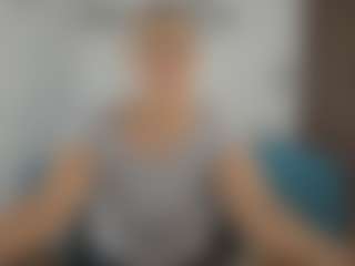 Live cam show with Renata salinas - Asian Granny on Hubzter Live