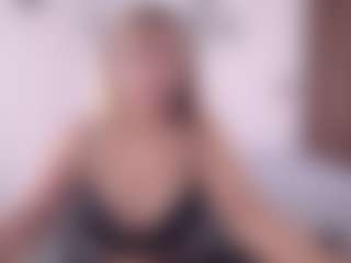 Renata salinas MILF webcam performer live streaming