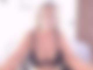 Live cam show with Renata salinas - Granny on UwU Esports