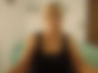 Live cam show with Renata salinas - Granny Blonde Hair on Camiplay Live