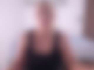 Live cam show with Renata salinas - Strip Blonde Hair on Hubzter Live