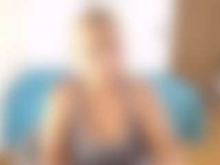 Live cam show with Renata salinas - Granny Big Ass on StripNow