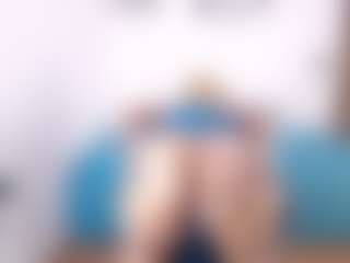 Live cam show with Renata salinas - Blonde Hair on Camsoda