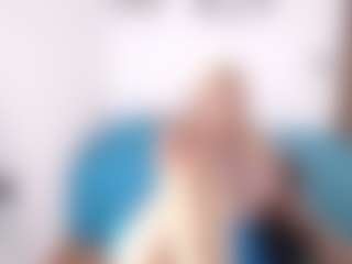 Live cam show with Renata salinas - Granny Blonde Hair on Gym Cam Girls