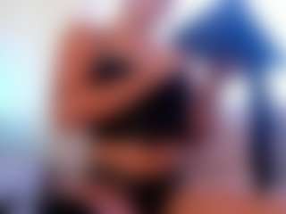 Live cam show with samy Gomez - Brown Eyes on xplaylive.com