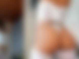 Live cam show with samy Gomez - Petite on Camsoda