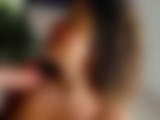 Live cam show with samy Gomez - Natural on AdultVida.com