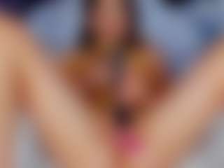 Live cam show with Adoralynn - Squirt Latina on studioflirtlive.com