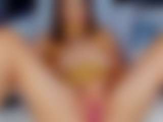 Live cam show with Adoralynn - Anal Teen (18+) on Milf Play