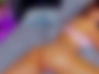 Live cam show with Adoralynn - Amateur on liverealitysex.com