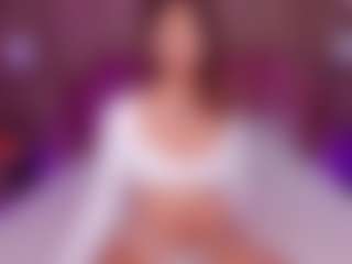 Live cam show with Adoralynn - Big Ass on madthumbs